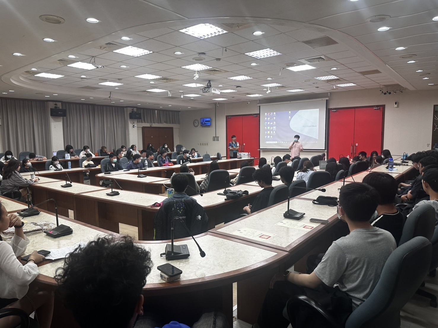 製藥工程系實習學生返校座談會