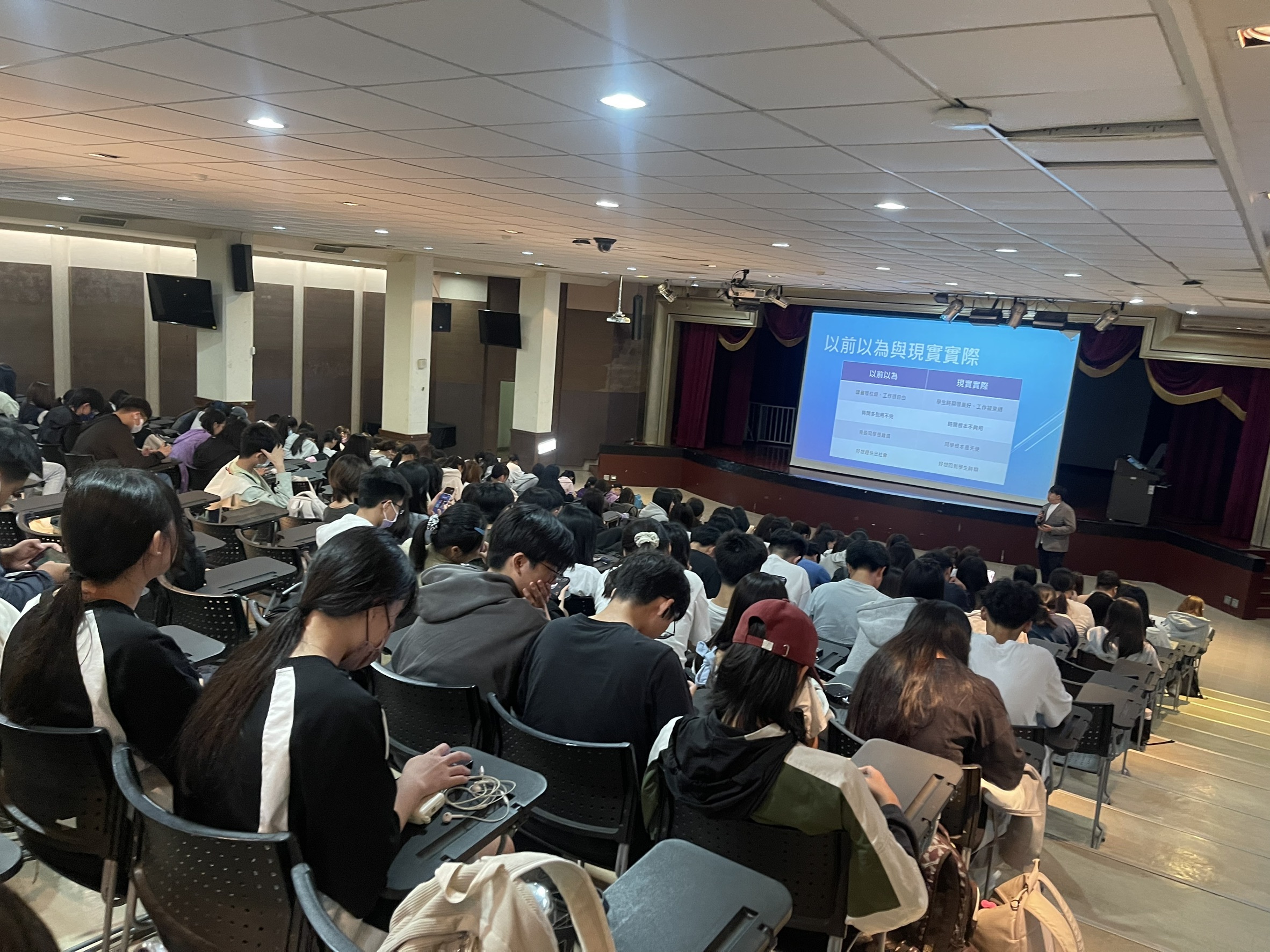謝宗翰 學長返校分享職場經驗